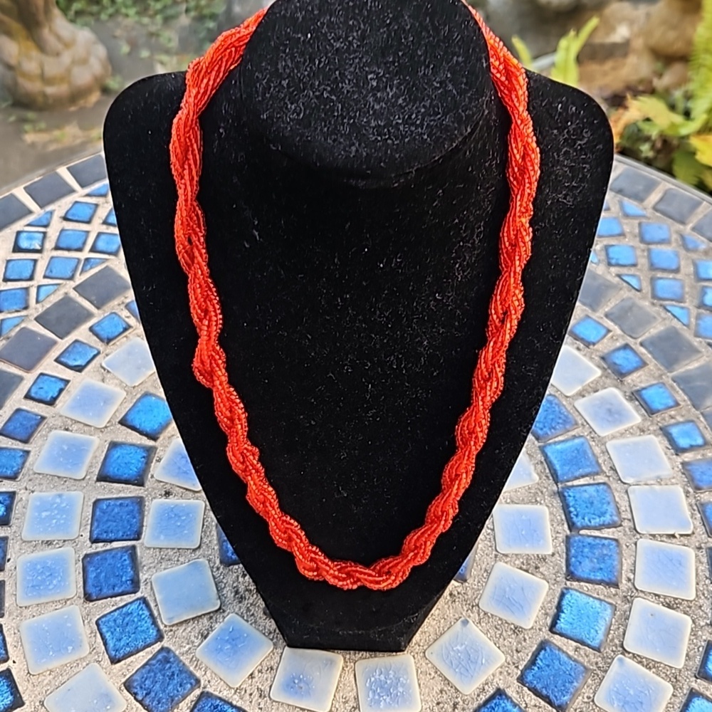 Vintage Red Seed Bead Necklace. Barrel Clasp.
